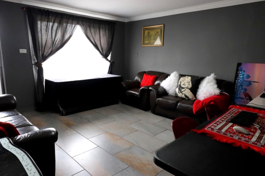 3 Bedroom Property for Sale in Woodlands Western Cape